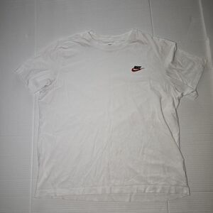 Nike NSW Club Embroidered T-Shirt Size Large White/Black/Red #AR4997 100 Cotton